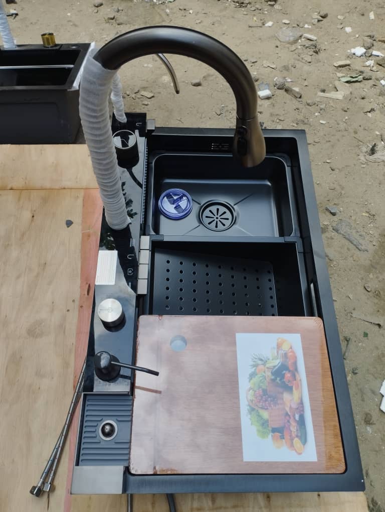 Premium kitchen sinks and building materials